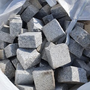 Natuursteen vierkante ruwe blokjes | 15x15x10 cm | Per big bag